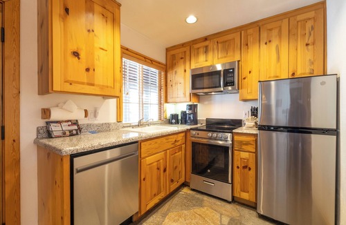 Tahoya Shores Hotel | 4 Units Studios | Kitchen | Pool | Parking | Lake Tahoe Access