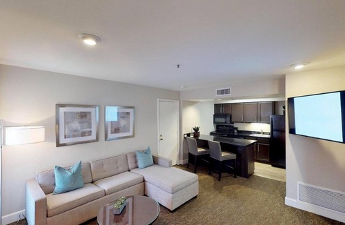 Brea Hotel | 4 Units: Suite w/Full Kitchen & Free Hot Breakfast near Brea Mall - 3.3 mi