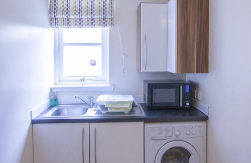 Forres Hotel | 4 Varis Apartments