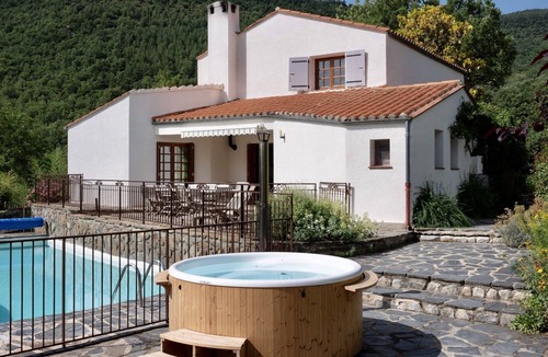 Mosset Villa | 4* villa big private heated pool, deluxe hottub, natural setting, zircon