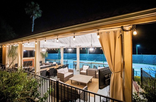 Escondido Villa | 4 Villas that have 22 rooms that can accommodate up to around 50 guests!