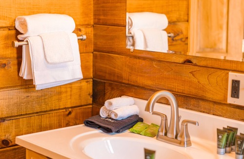 Columbia Falls Cabin | #40 - Flagpole View Cabins - King Cabin