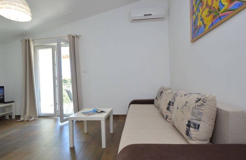 Tribunj Apartment | 40 m² Apartment ∙ 1 bedroom ∙ 4 guests