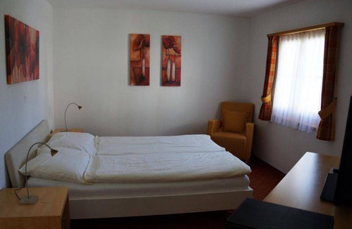 Zuoz Apartment | 40 m² Apartment ∙ 1 bedroom ∙ 2 guests