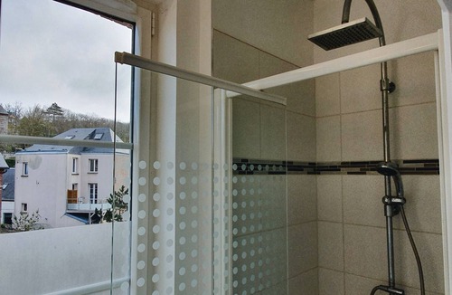 Veules-les-Roses Apartment | 40 m2 flat, sea view, 2 minutes' walk from the beach and shops