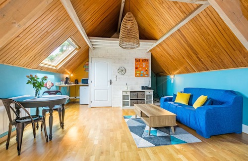 Le Fayel Bed & Breakfast | 40 m2 guest room with private pool