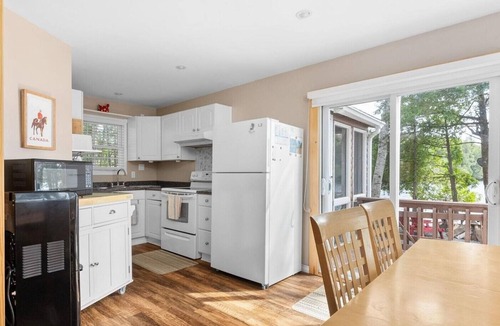 McMurrich/Monteith Cottage | 400 ft Lakefront w Canoe Kayaks SUP Sunsets Firepit
