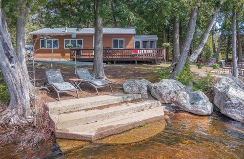 McMurrich/Monteith Cottage | 400 ft Lakefront w Canoe Kayaks SUP Sunsets Firepit