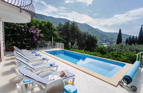 Zaton Villa | 400 m² Villa ∙ 4 bedrooms ∙ 8 guests