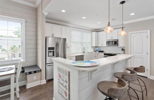 King City House | 400 Ocean Blvd. #1200