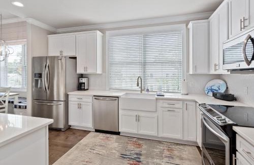 King City House | 400 Ocean Blvd. #1200