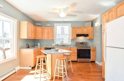 Dennis Port House | 400 Yards to the Beach! Dogs Welcome!