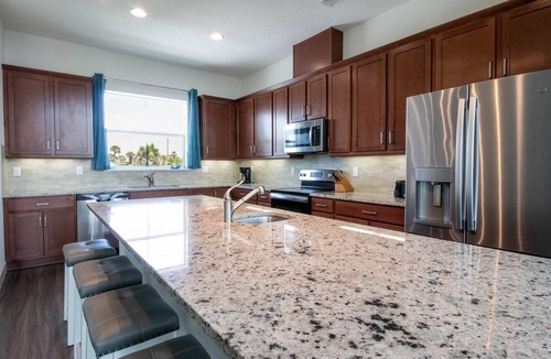 Painters Hill House | 400ft to private beach. Riverfront,dock,pool,kayaks Elevator, 1.6 acres