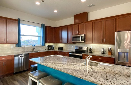 Painters Hill House | 400ft to private beach. Riverfront,dock,pool,kayaks Elevator, 1.6 acres