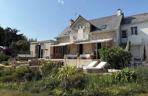 Saint-Marc-sur-Mer Villa | 400m2 sea-facing villa overlooking the beach with heated pool, near La Baule