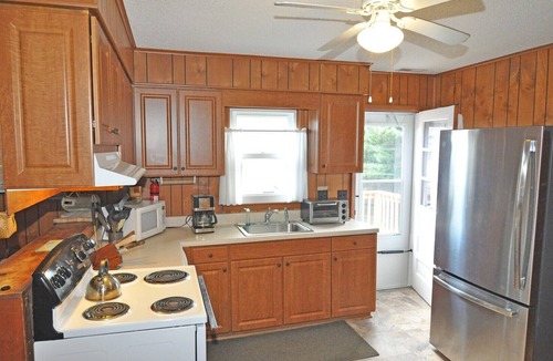 Nags Head House | 401 - Dog-Friendly Rental - minutes to Beach Access, Dowdy Park, and YMCA