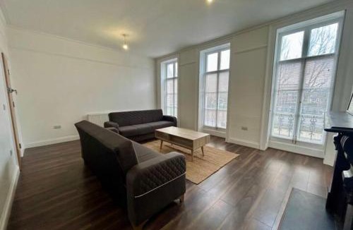 Shadwell Apartment | 402 commercial road