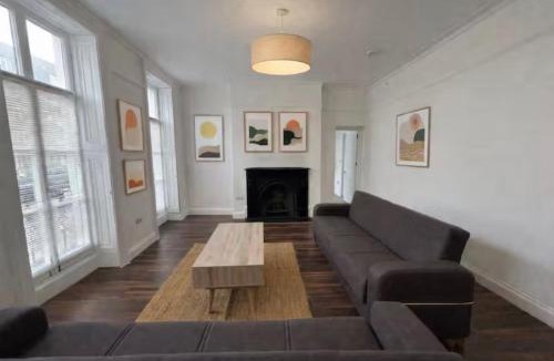 Shadwell Apartment | 402 commercial road