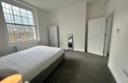 Shadwell Apartment | 402 commercial road