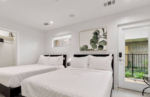 Oak Lawn House | 4021 Bowser · Oaklawn | Gated 4-Story Townhome | Private Rooftop