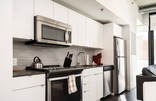 Winnipeg Condo | (404)Downtown Glasshouse Dazzling 2 Bdr+Fast WiFi(311)