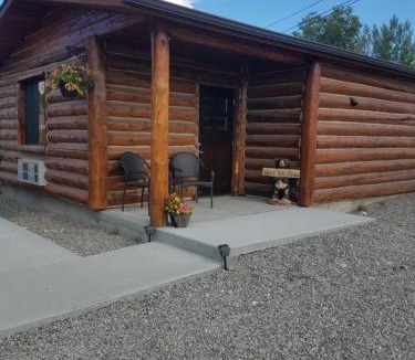 Gardiner House | 406 Cabins at Yellowstone