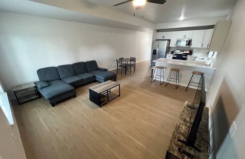 Iowa City House | 408 Entire 3 Bedroom Townhouse