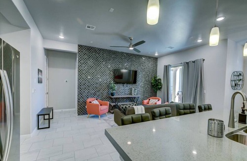 Las Cruces Villa | 4086/Lyle Modern · Brand New Luxury Home in Golf Course Community