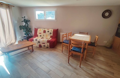 Saint-Senier-sous-Avranches Apartment | 40m² apartment for 2 to 4 people with terrace close to shops