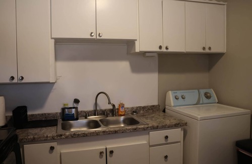 Ralls Apartment | 40m to Digital Galaxy: 2BR w/Kitchen & Laundry