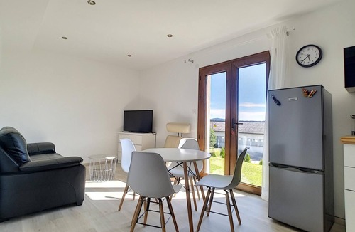 Clairvaux-les-Lacs Apartment | 40m2 apartment with terrace