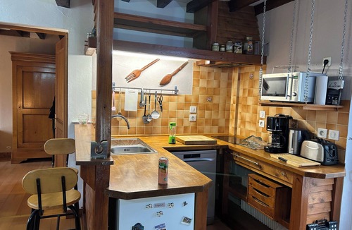 Epernon Apartment | 40m2 apartment facing train station, 40mn from Paris Montparnasse