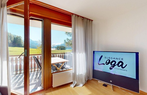 Surlej Apartment | 4½ - room apartment on the first floor, entrance with small wardrobe, living/d