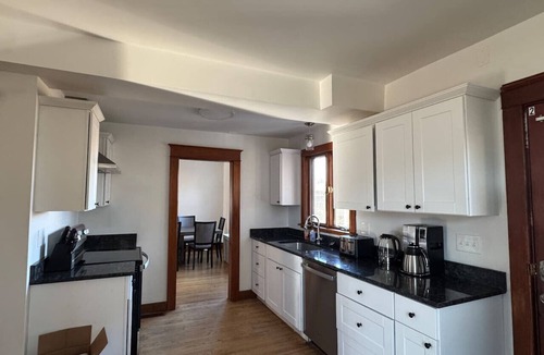 Southington House | #41- Available 12/8! - sleeps 14