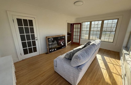 Southington House | #41- Available 12/8! - sleeps 14