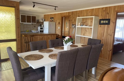 Middleton House | 41 Bailey Rd - Family - Surf Beach