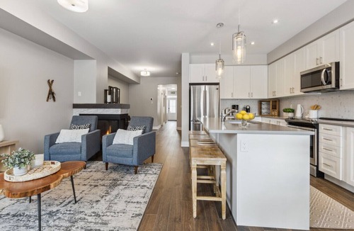 The Blue Mountains Villa | 41 Snowbridge: Free Shuttle to Village
