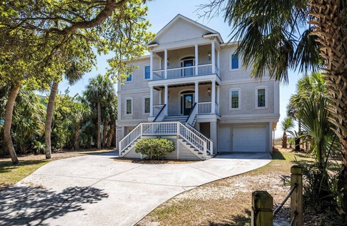 Saint Helena Island House | 412 Tarpon Blvd