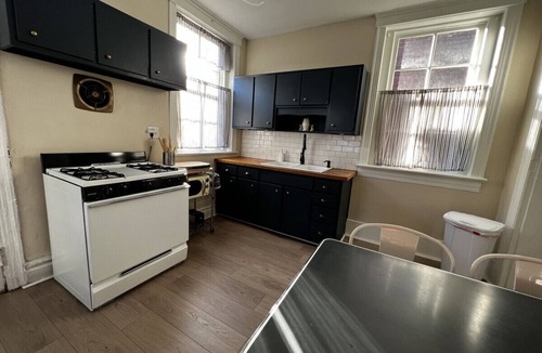 Old Louisville Apartment | 414 # 1 · Stellar Suites | Mid Century Vibes | St.James Ct
