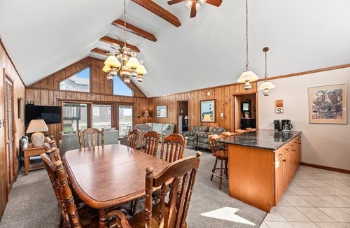 South Nags Head House | 414 Semi-Ocean Front -Walking Distance to Pier!