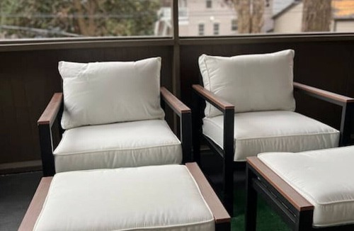 Old Louisville Apartment | 416 #2 · Stellar Suites | Modern Farmhouse Apt | StJames Ct