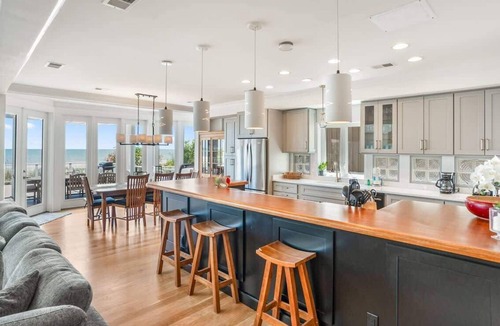 Saint Helena Island House | 416 Tarpon Blvd