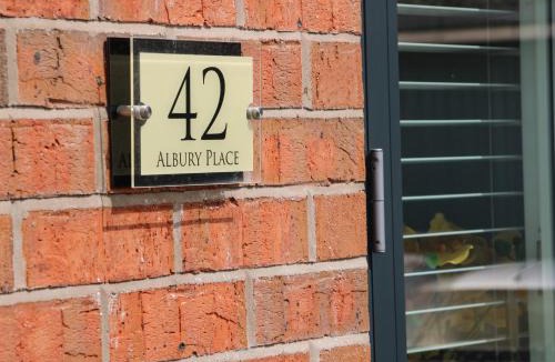 Shrewsbury Apartment | 42 Albury Place