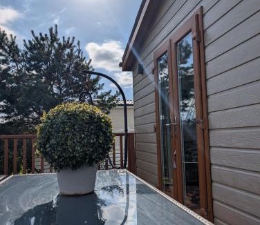 Rhyd-y-clafdy House | 42 pine lodge & sea views