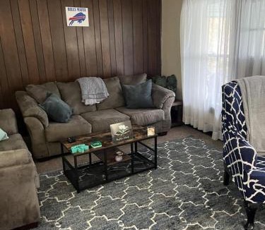 Buffalo Apartment | 420 friendly 3 bedroom upstairs apartment