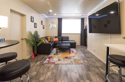 Sunnyside House | 420 Sunnyside Compound w Game Room