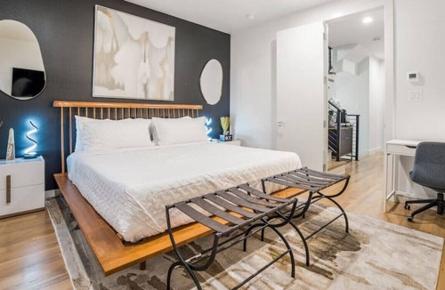 Old East Dallas House | 4219 Munger · Tulum Experience ❃ 3 Nectar BR ❃ Private Terrace