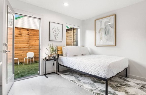 Old East Dallas House | 4219 Munger · Tulum Experience ❃ 3 Nectar BR ❃ Private Terrace