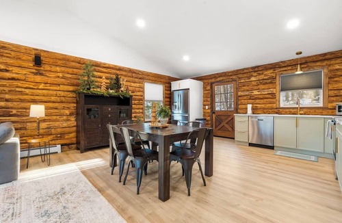 Cheshire Cabin | #43- Modern Luxury Log Cabin Retreat | Fire Pit
