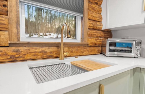 Cheshire Cabin | #43- Modern Luxury Log Cabin Retreat | Fire Pit